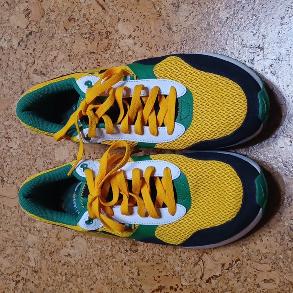 Nike Men's Air Max SYSTM Oregon Ducks Athletic Shoes Size 9.5